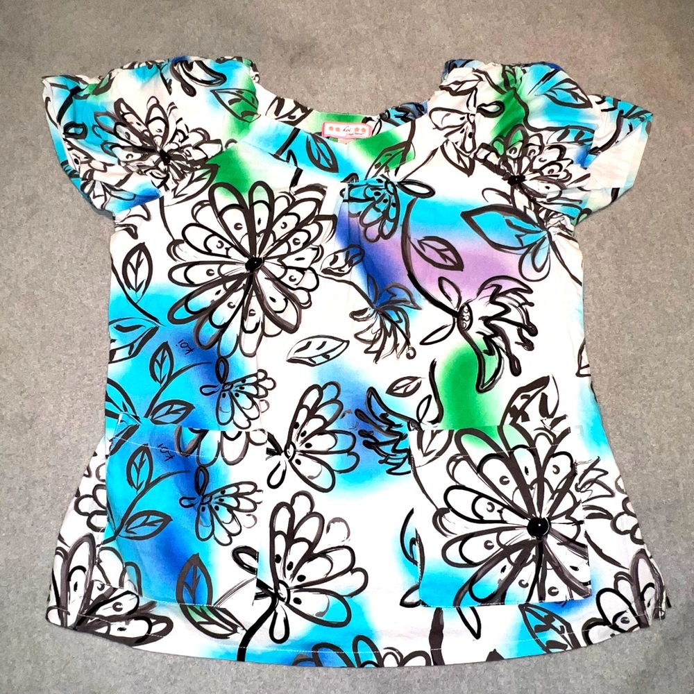 Super cute mint condition koi scrub top- size medium-